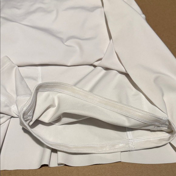 Athleta White Women's Shorts - Picture 9 of 10